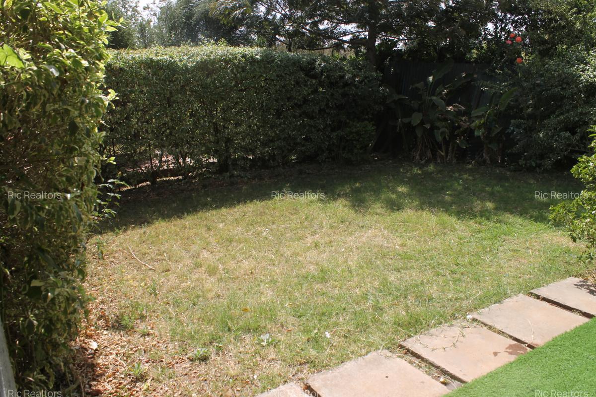 3 Bed House with En Suite at Karen - Fairacres - 18