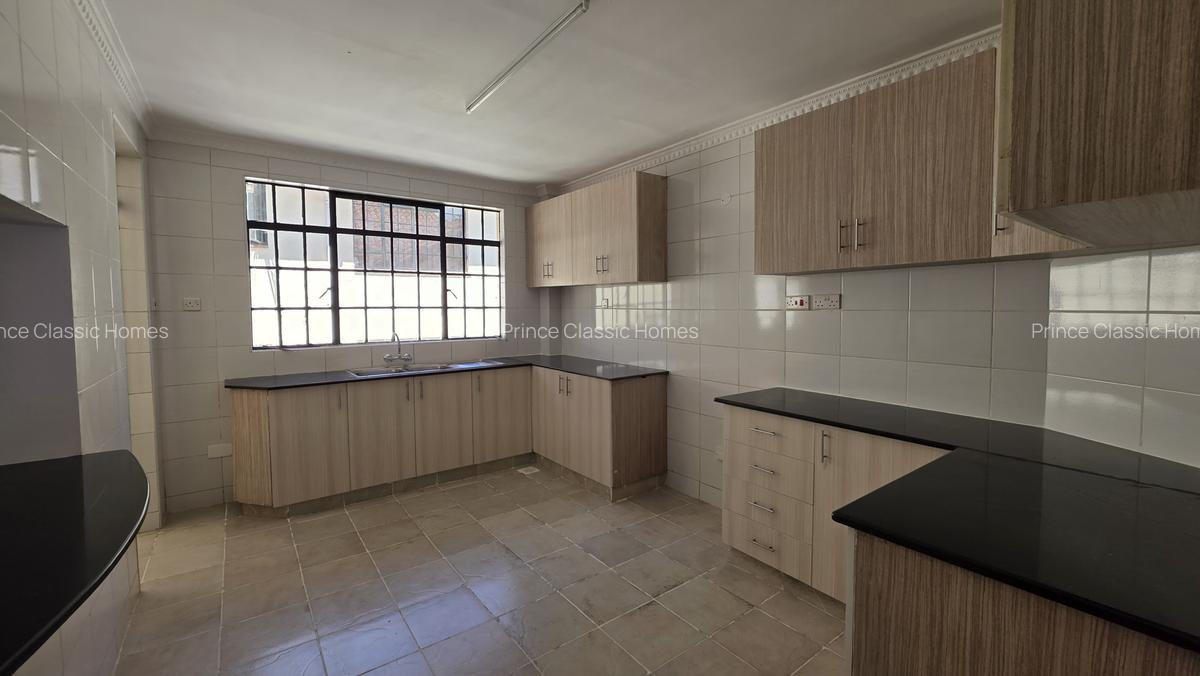 3 Bed Apartment with En Suite in Lavington - 1