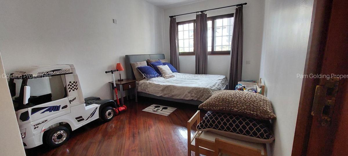 3 Bed Apartment with En Suite in Westlands Area - 12
