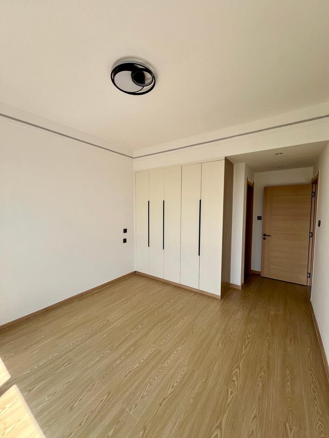 2 Bed Apartment with En Suite in Lavington - 8
