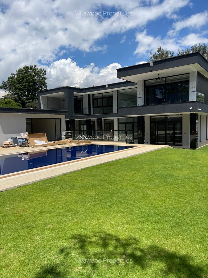 6 Bed Villa with En Suite in Nyari - 1