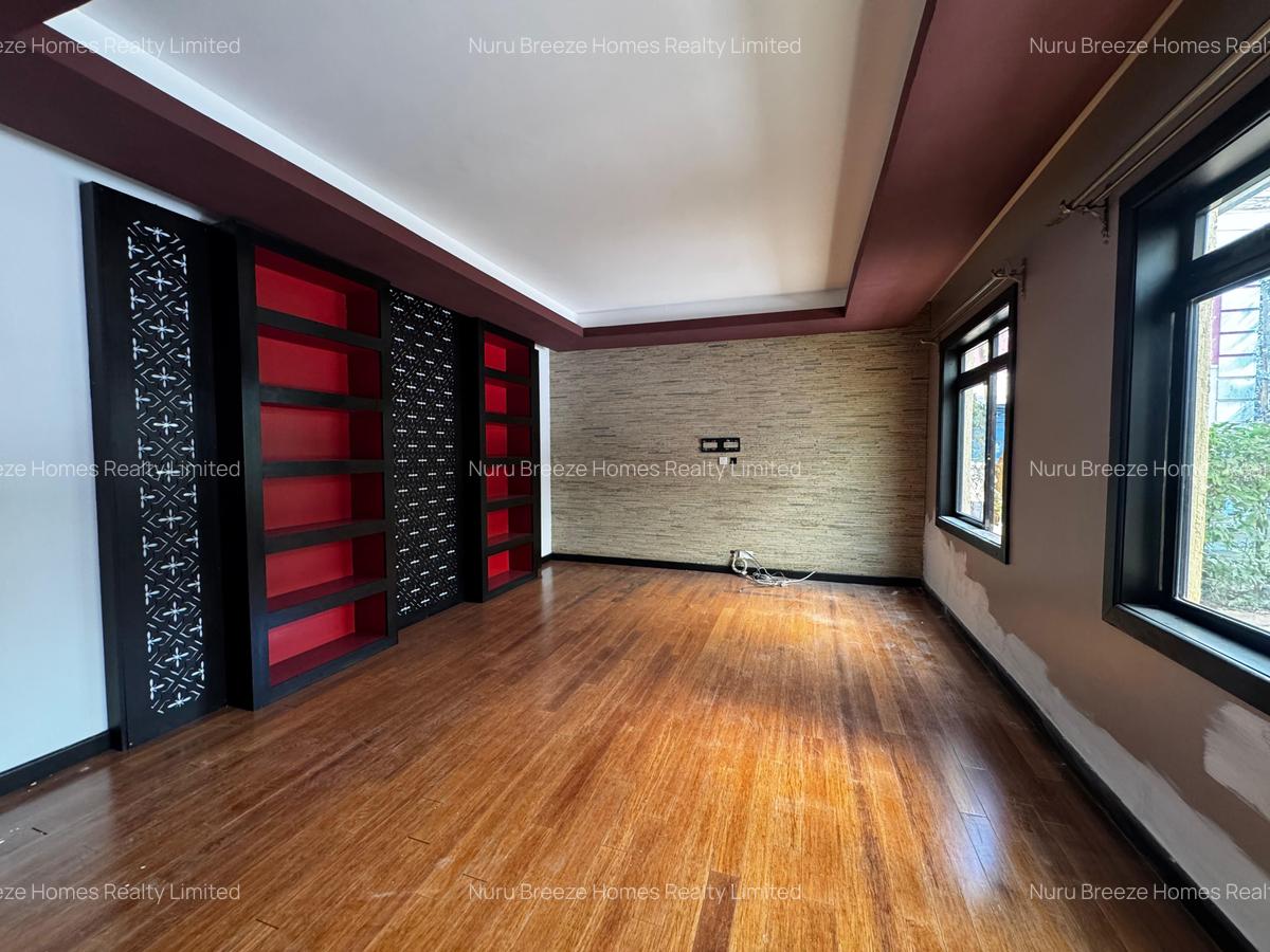 5 Bed Townhouse with En Suite in Lavington - 9