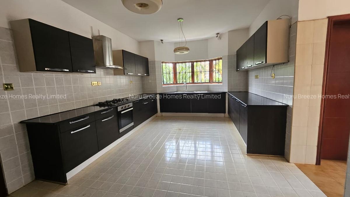 5 Bed House with En Suite in Runda - 5