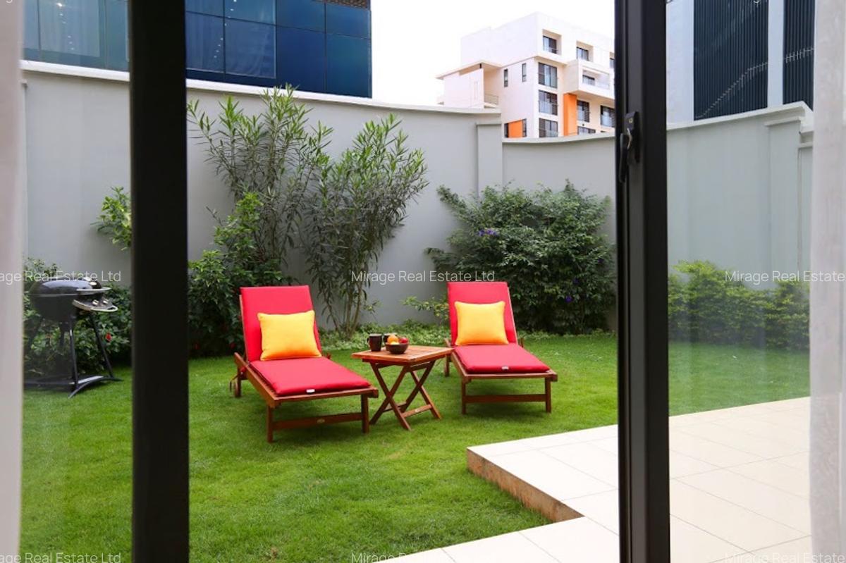 4 Bed Villa with Swimming Pool in Garden Estate - 17