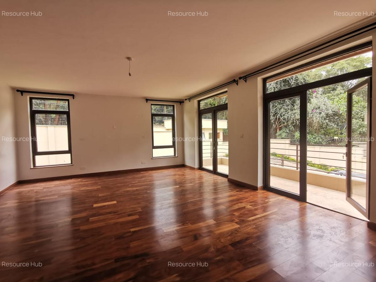 5 Bed Townhouse with En Suite at Lavington Green - 12