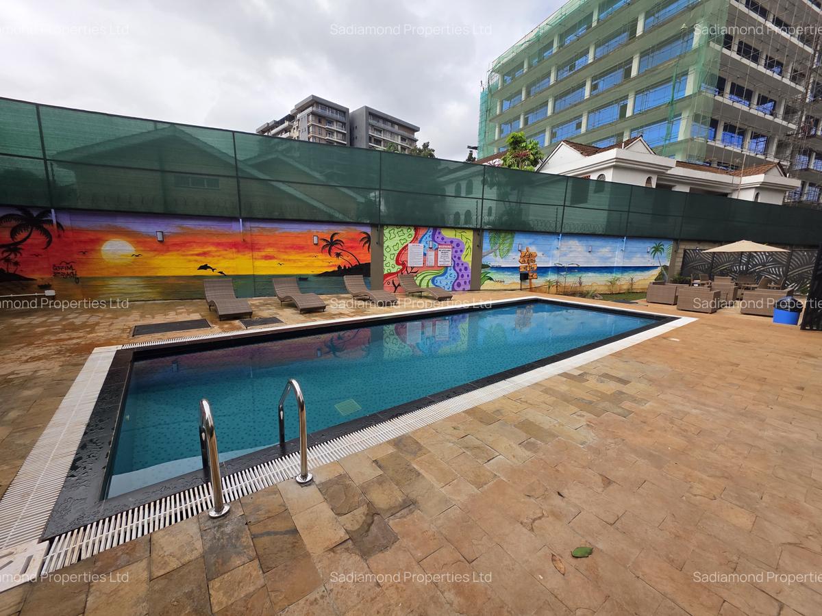 2 Bed Apartment with En Suite in Brookside - 8