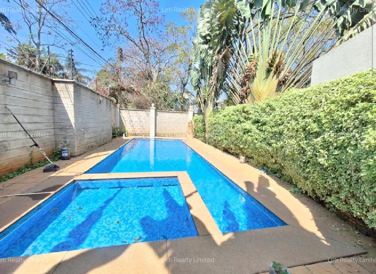 5 Bed Townhouse with En Suite in Lavington - 2