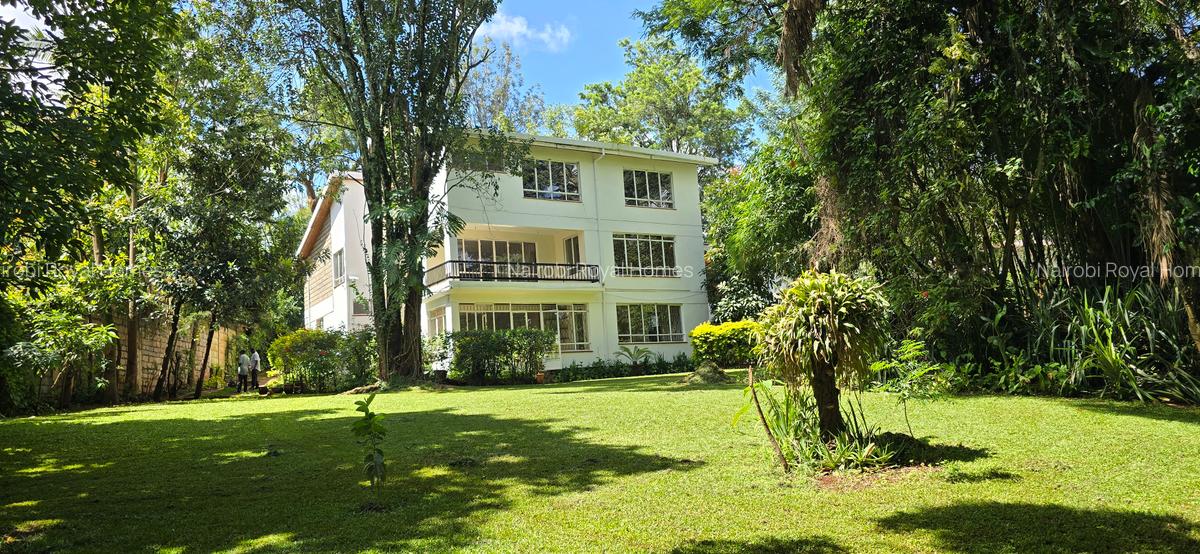 5 Bed House with En Suite at Un Crescent - 7