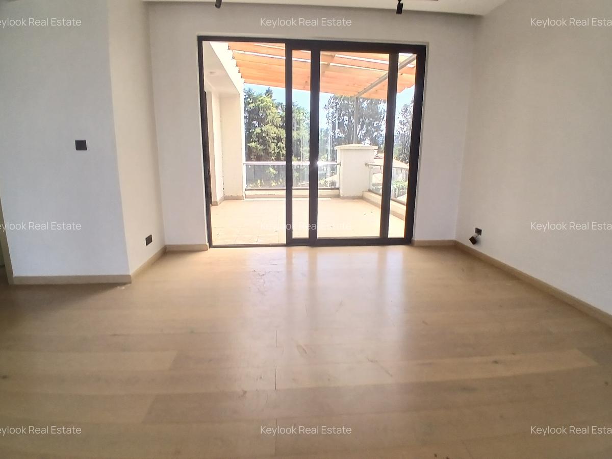 4 Bed Townhouse with En Suite at Lavington Green - 16