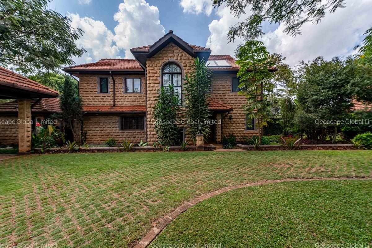 4 Bed Villa with En Suite in Ridgeways - 3