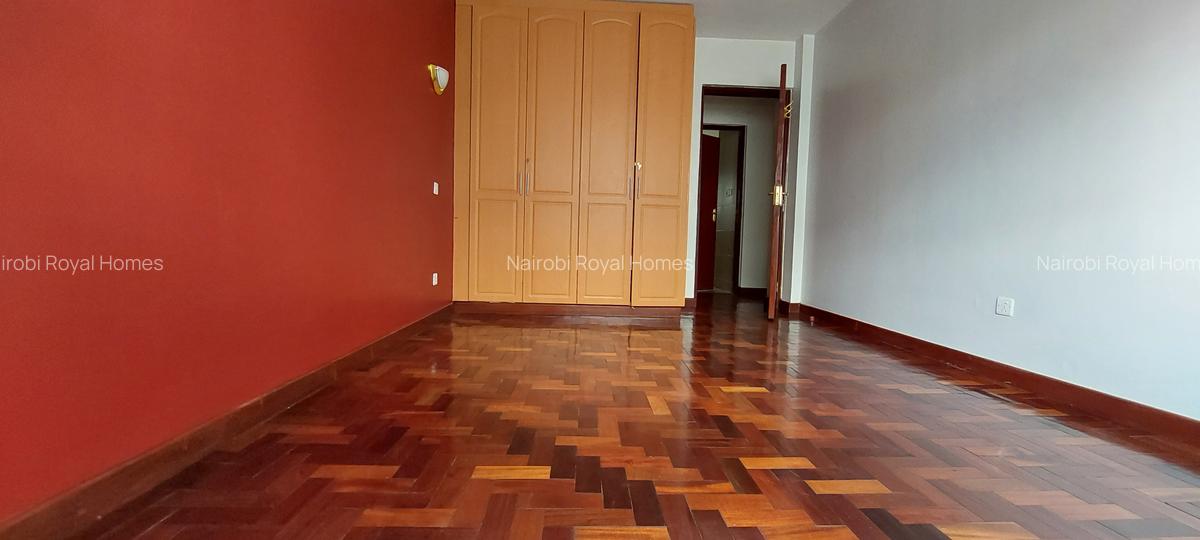 3 Bed Apartment with En Suite at Lavington Green - 12