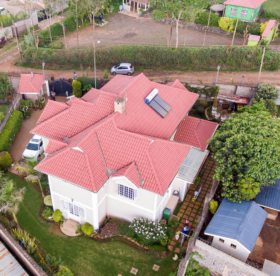 5 Bed Townhouse with En Suite at Kerarapon Drive - 2