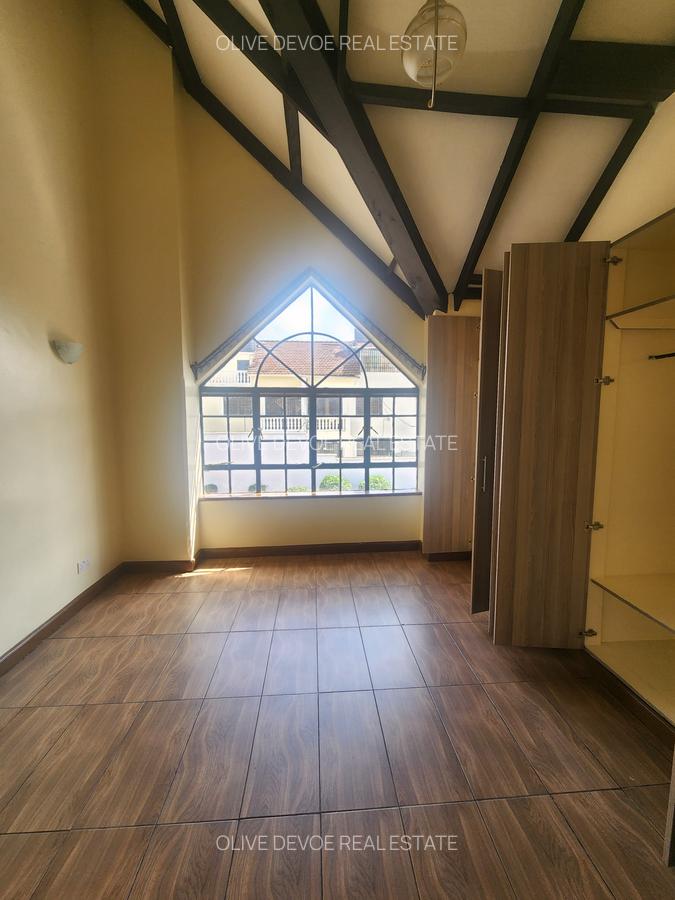 6 Bed Townhouse with En Suite in Lavington - 9
