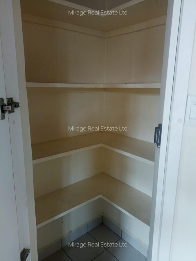 3 Bed Apartment with En Suite in Kilimani - 15
