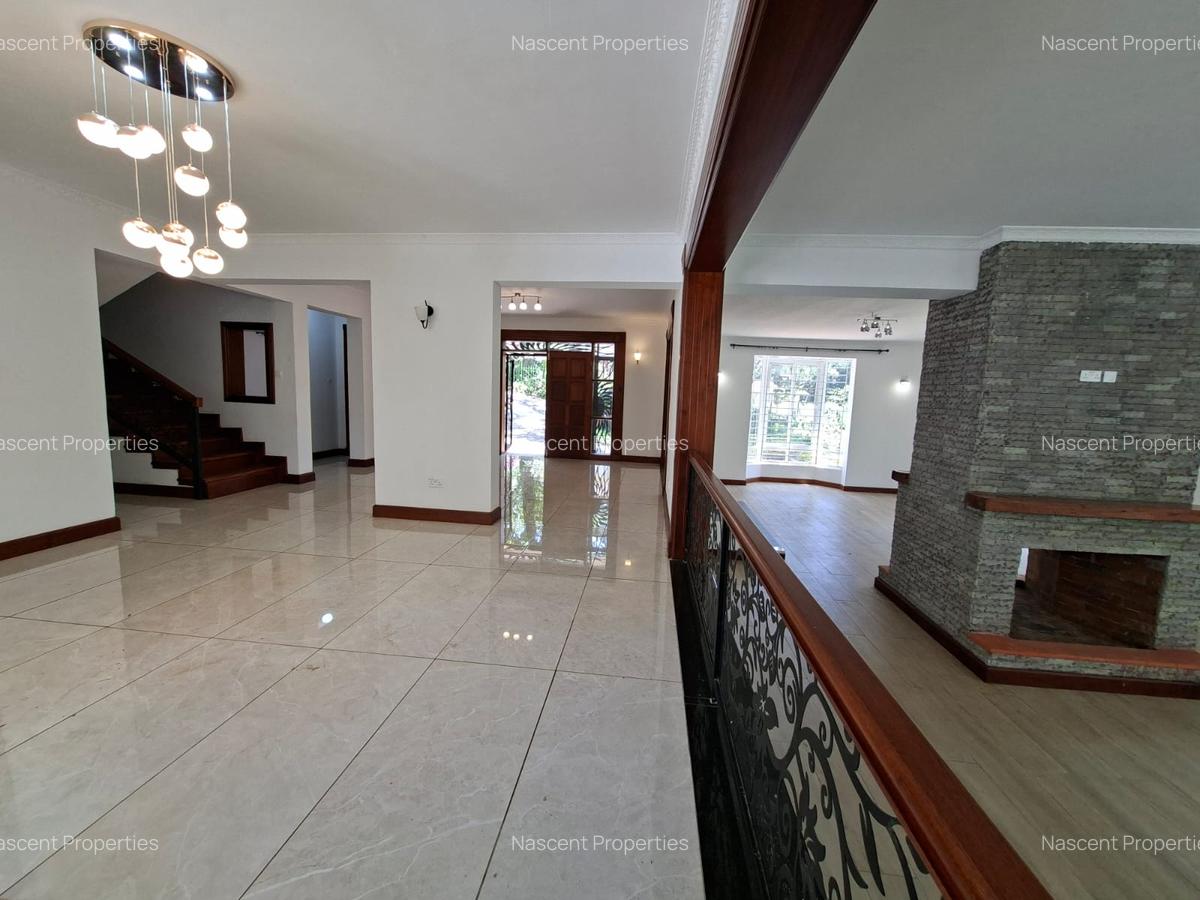 5 Bed House with En Suite in Rosslyn - 17