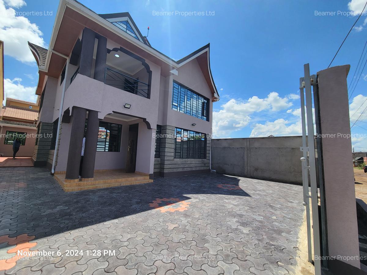 4 Bed House with En Suite at Membly Estate - 4
