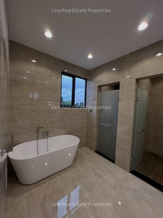 5 Bed Townhouse with En Suite in Lavington - 9