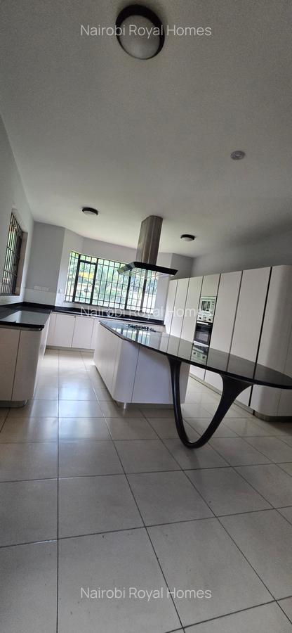 5 Bed Townhouse with En Suite at Lavington Green - 14