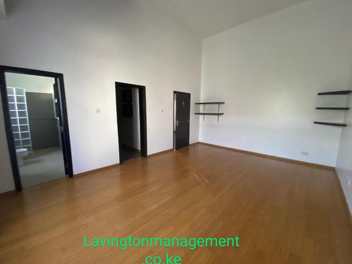 5 Bed Townhouse with En Suite at Lavington Green - 7