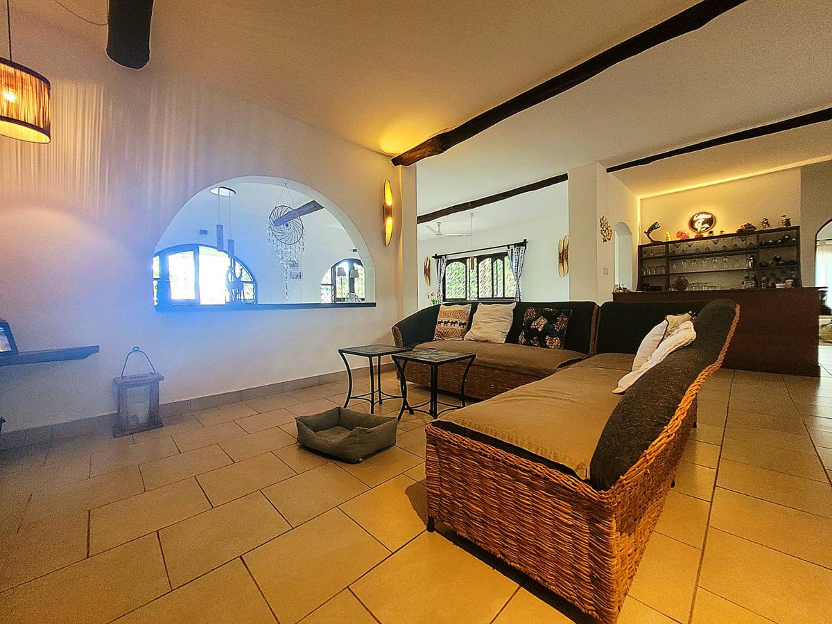 4 Bed Villa with En Suite in Diani - 11