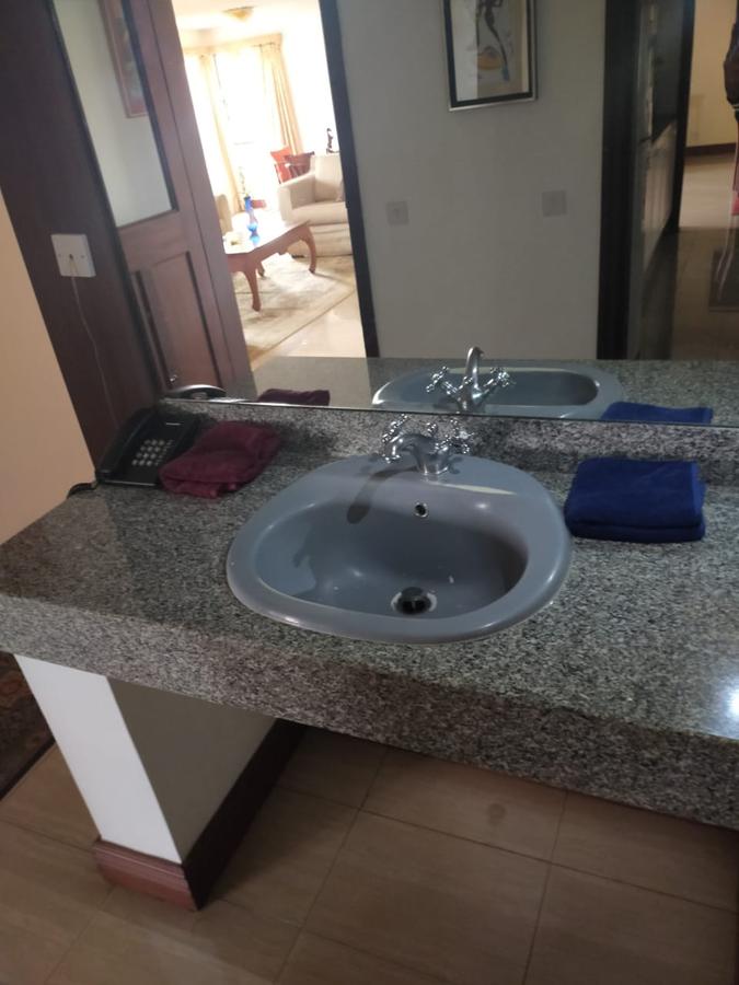 3 Bed Apartment with En Suite in Westlands Area - 10