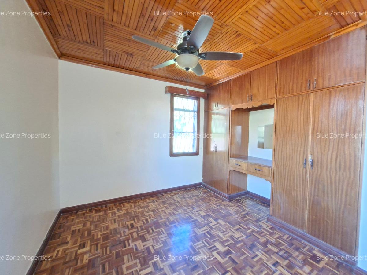 4 Bed House with En Suite at Off Mimosa Rd - 11