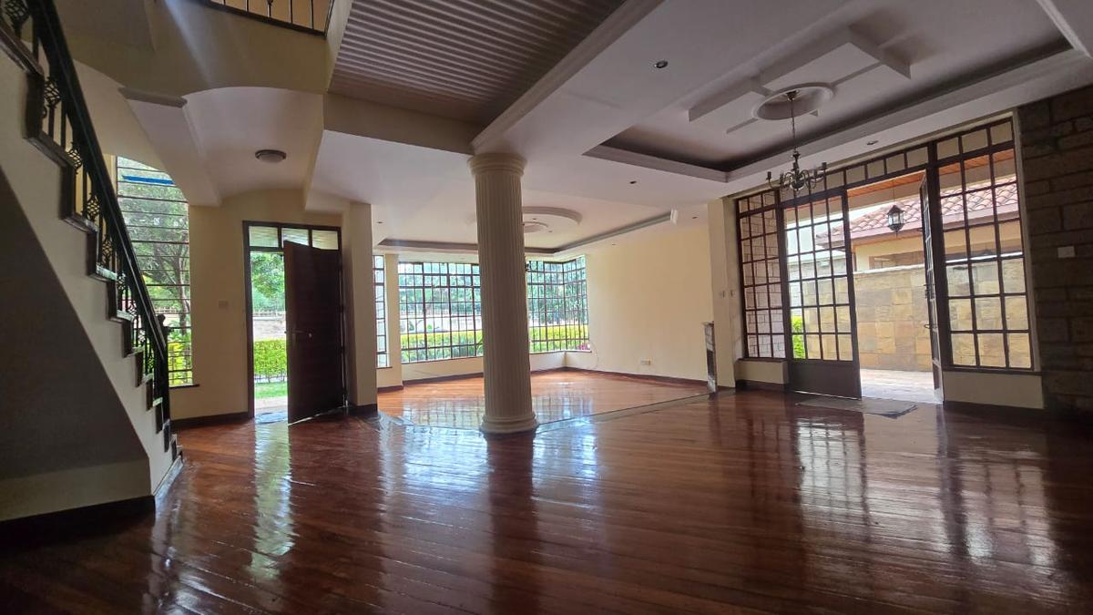 5 Bed Townhouse with En Suite in Lavington - 4