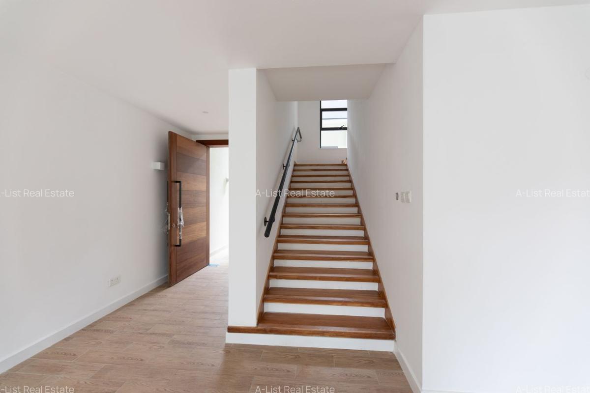 4 Bed Townhouse with En Suite at Two Rivers - 9