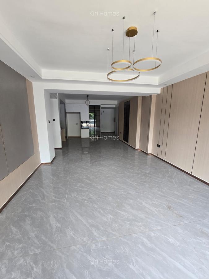 3 Bed Apartment with En Suite in Riverside - 2