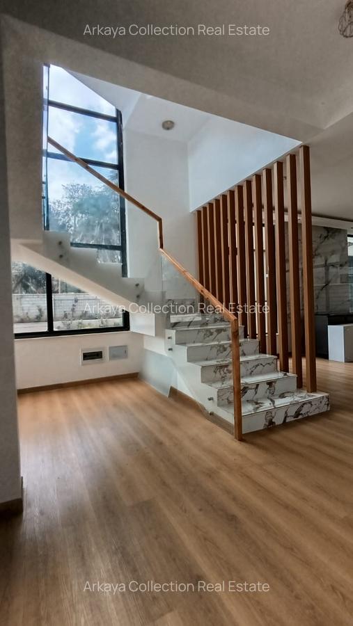 5 Bed Townhouse with En Suite in Lavington - 4