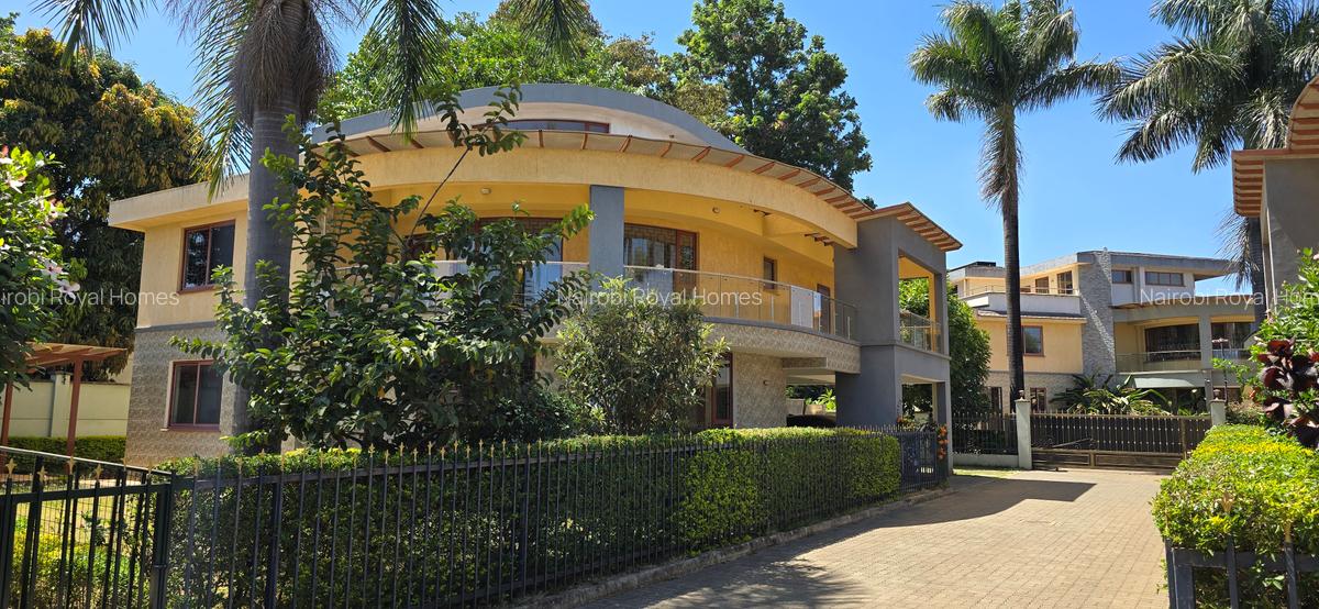 5 Bed Townhouse with En Suite at Lavington Green - 8