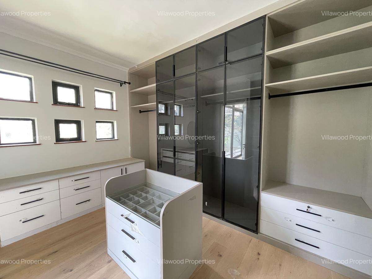 5 Bed Villa with En Suite in Lavington - 6