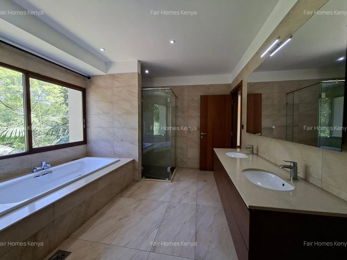 5 Bed Townhouse with En Suite at Convent Drive - 12