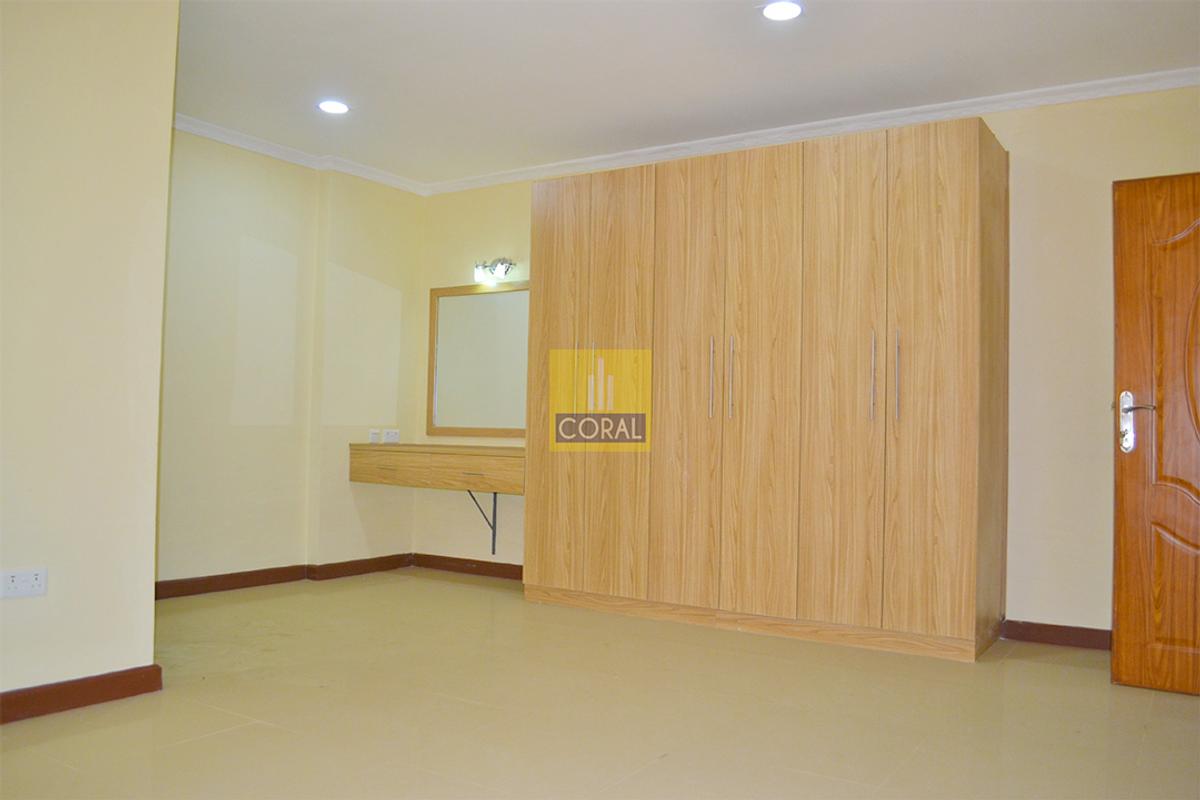 3 Bed Apartment with En Suite at Nairobi - 13