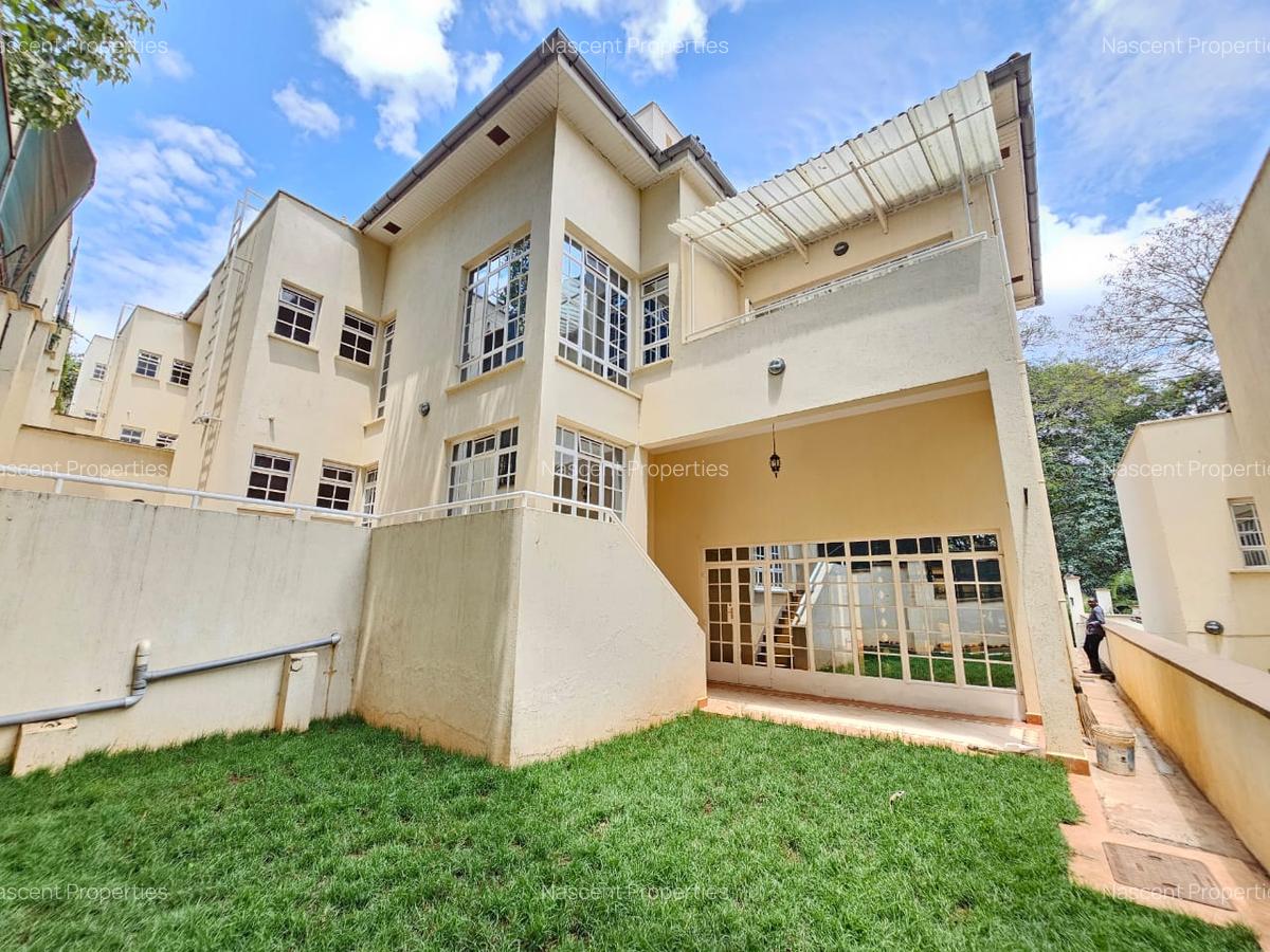 4 Bed Townhouse with En Suite in Kyuna - 1