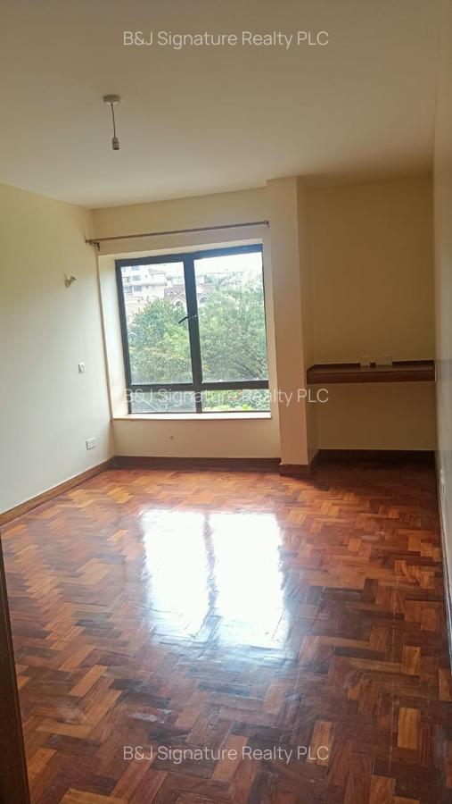 3 Bed Apartment with En Suite in Kilimani - 12
