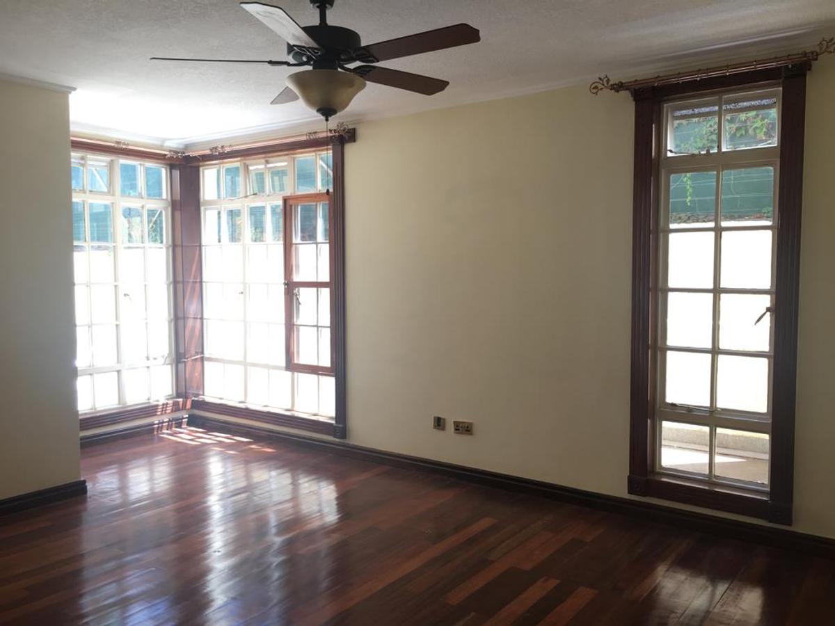 4 Bed Townhouse with En Suite in Kyuna - 20