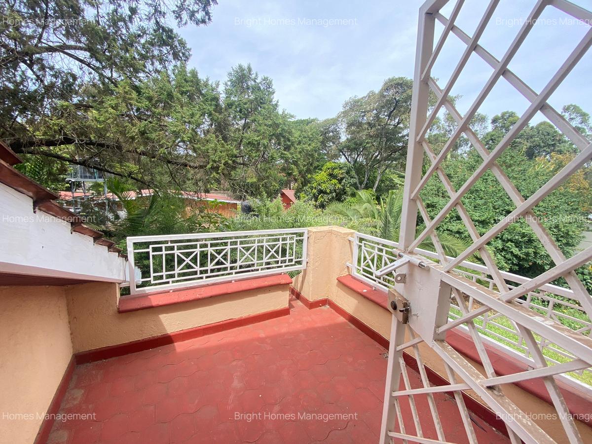 4 Bed Townhouse with En Suite in Lavington - 14