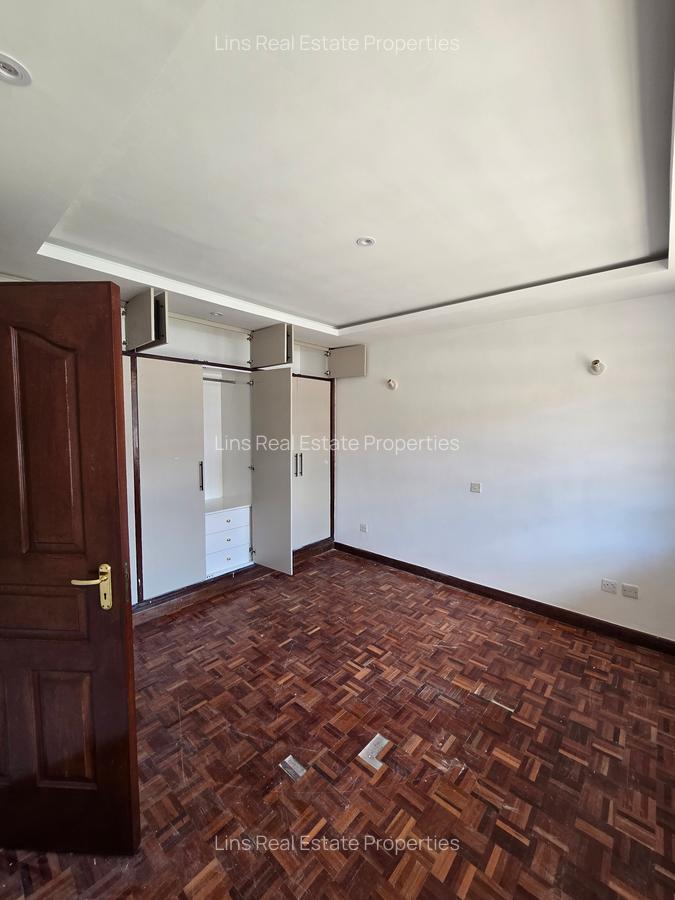 4 Bed Townhouse with En Suite in Lavington - 15