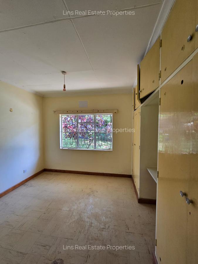 4 Bed House with En Suite in Runda - 11