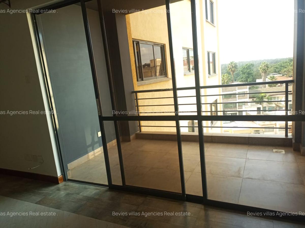 2 Bed Apartment with En Suite at Parklands - 10