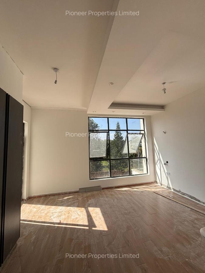 6 Bed House with En Suite at 00502 - 13