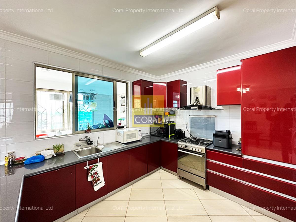 5 Bed Apartment in Parklands - 6