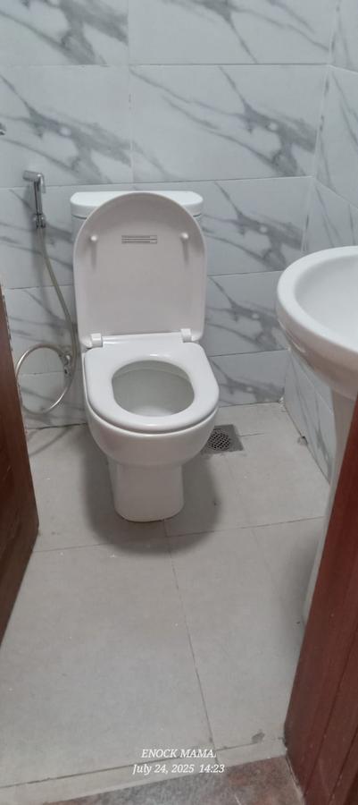 5 Bed House with En Suite at Statehouse Areas - 4