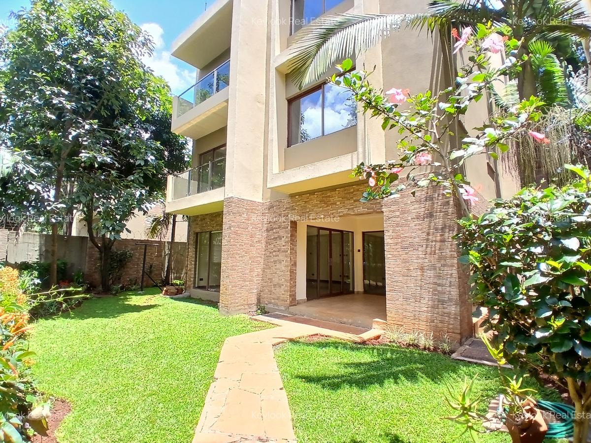 5 Bed Townhouse with En Suite at Lavington - 2