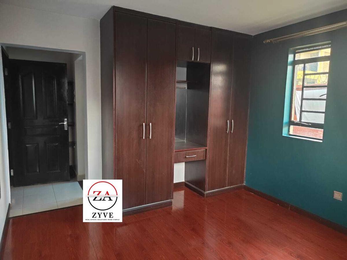 3 Bed Apartment with En Suite at Near Seasons - 8