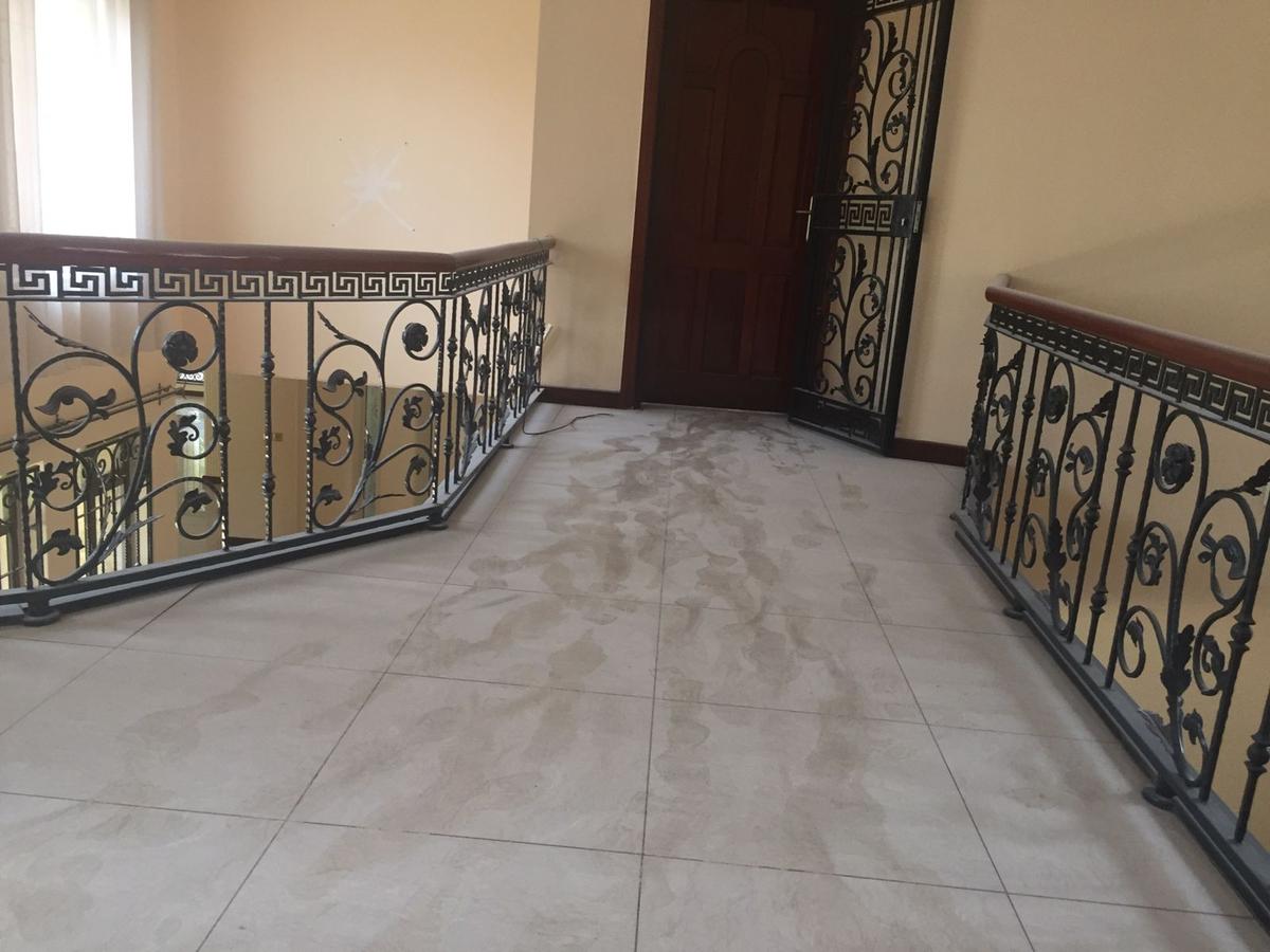 6 Bed Townhouse with En Suite at Runda - 14