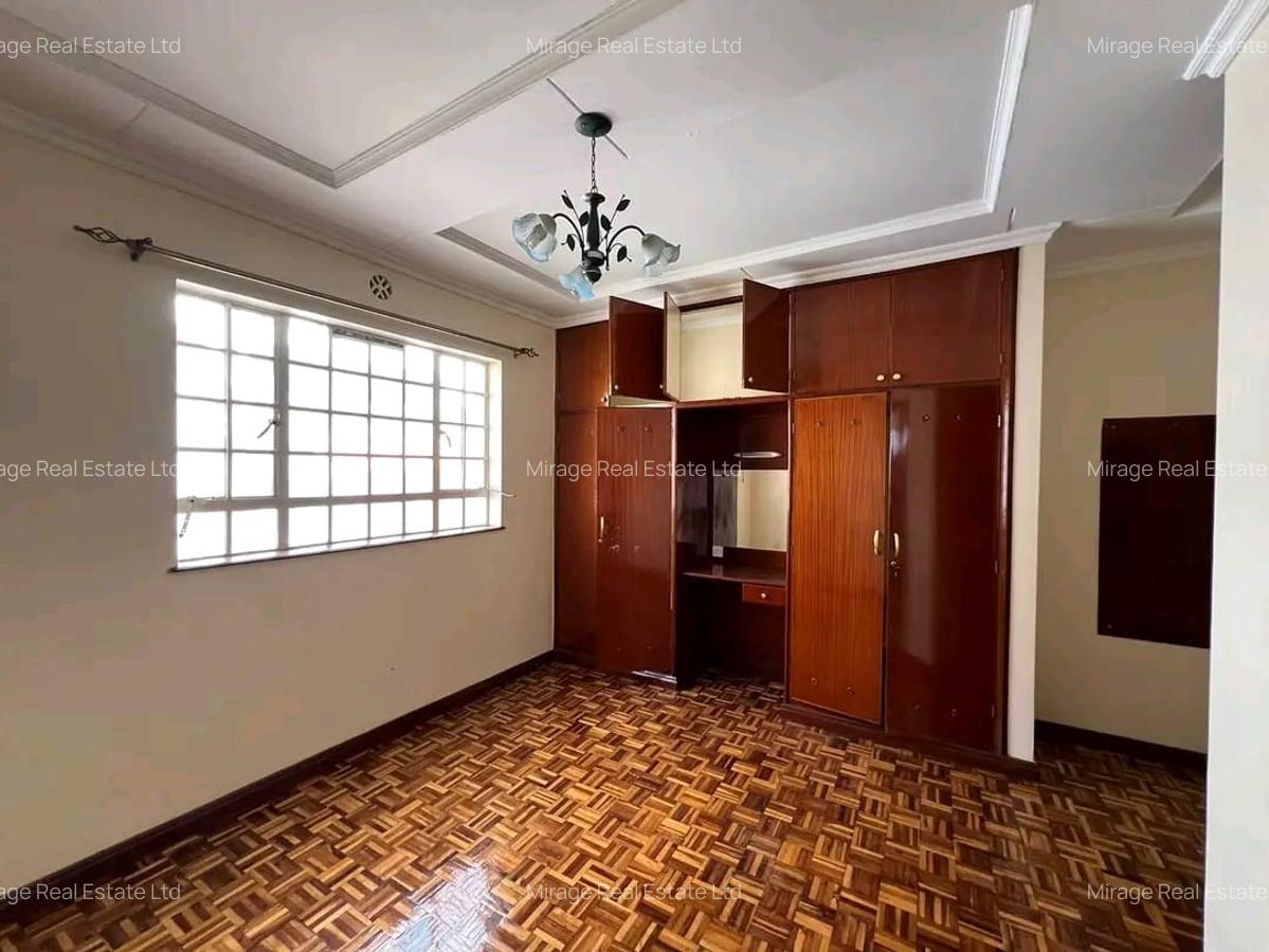 4 Bed Villa with En Suite in Lavington - 8