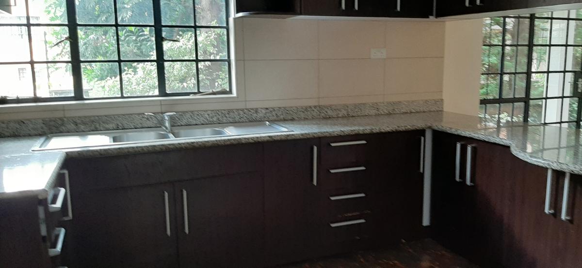4 Bed Townhouse with En Suite in Lavington - 8