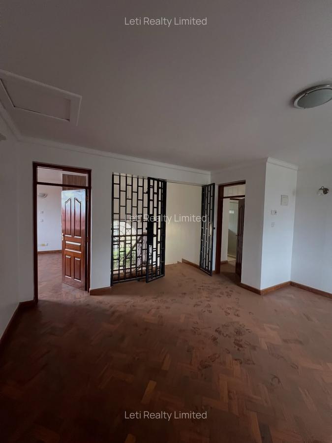 4 Bed Townhouse with En Suite in Kitisuru - 9